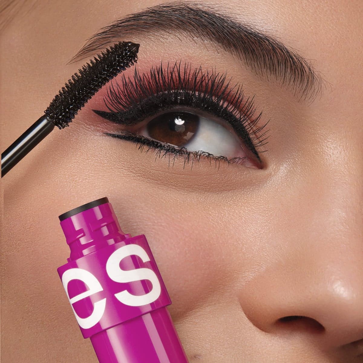 Mega full zise Máscara de pestañas thumbnail 2